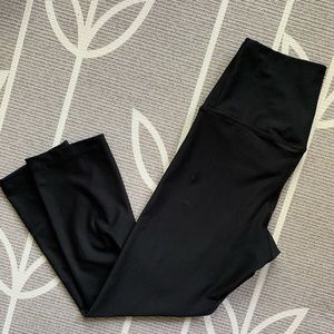 🖤 Nike // Black Cropped Workout Leggings - Small